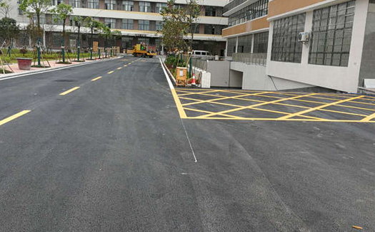 蘇州車(chē)位劃線(xiàn)分析，辦公樓出入口地面劃線(xiàn)要求？